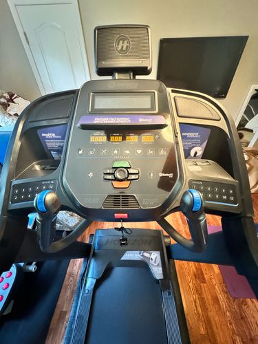 treadmill-control-panel-and-buttons